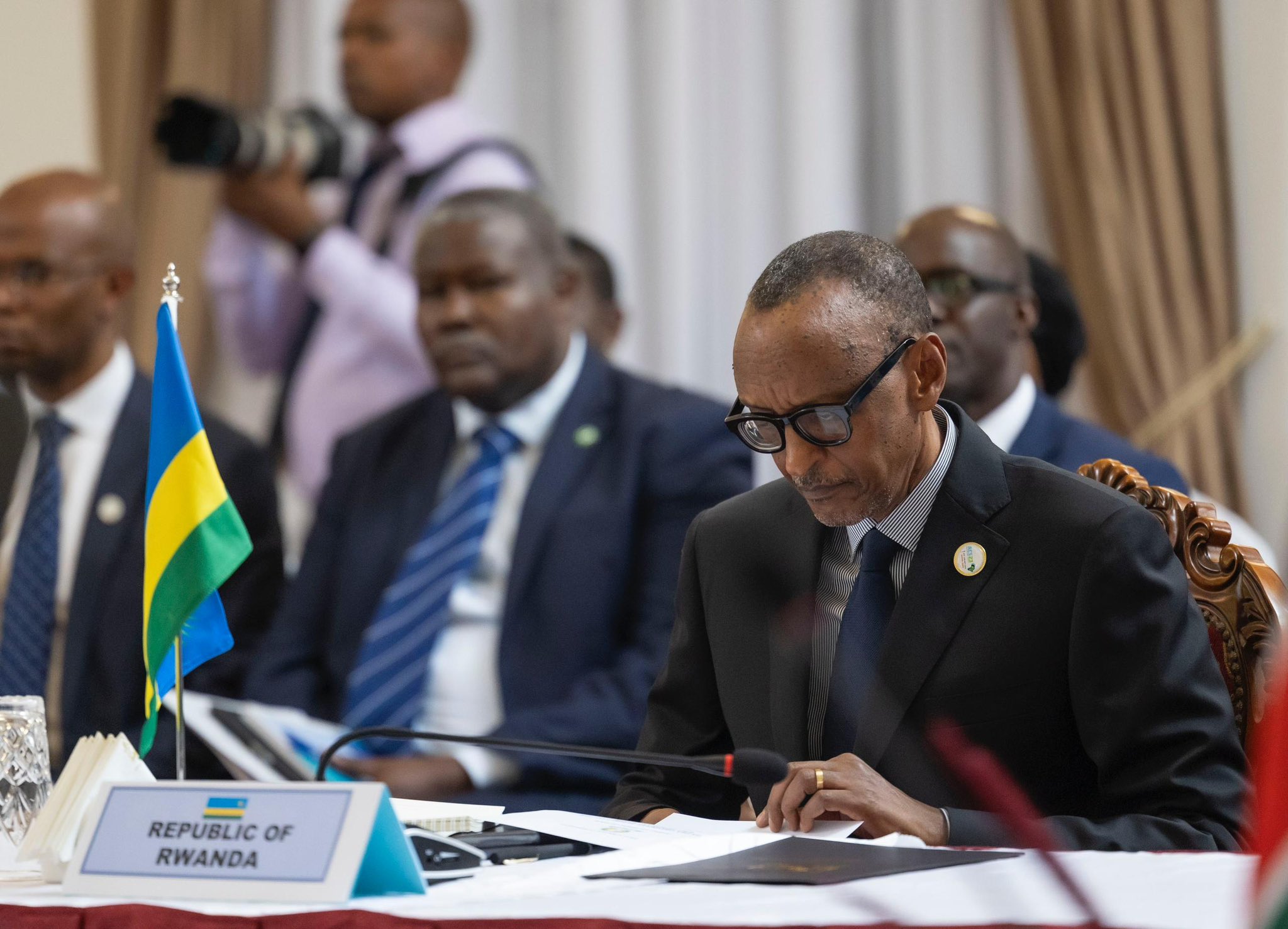 Perezida Kagame yitabiriye inama yiga ku mutekano muke urangwa muri RDC