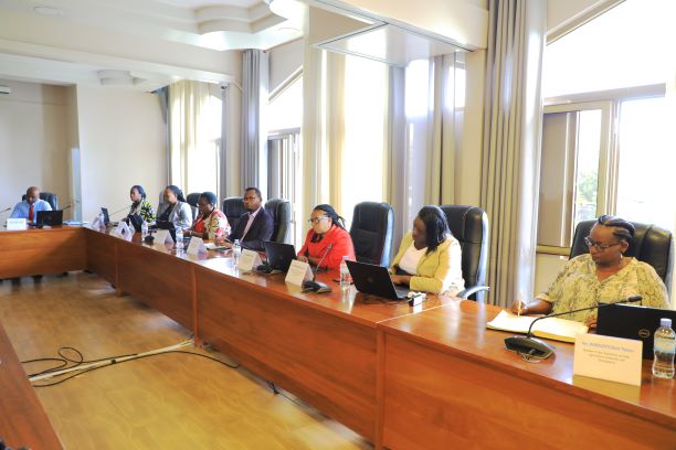 Abadepite bari muri ibyo biganiro