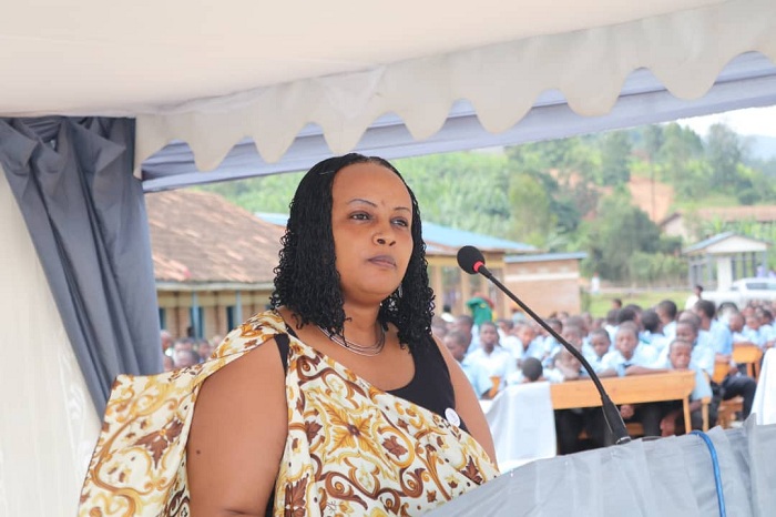 Hon.Rutayisiye asaba ko amakuru ku hajugunywe imibiri y'Abatutsi akomeza gutwanga