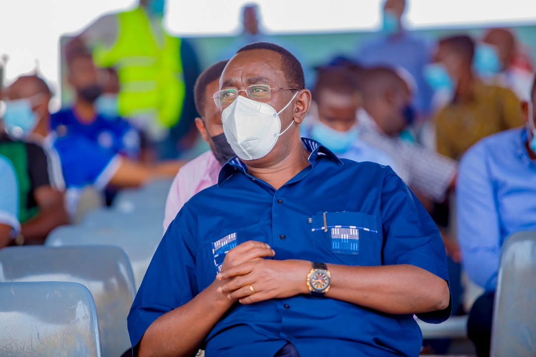 Hon. Bernard Makuza wahoze ayobora Sena y'u Rwanda, yari yaje kureba uyu mukino