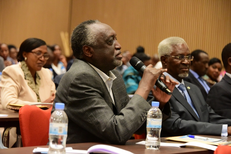 Byatanzweho ibitekerezo n'abayobozi batandukanye