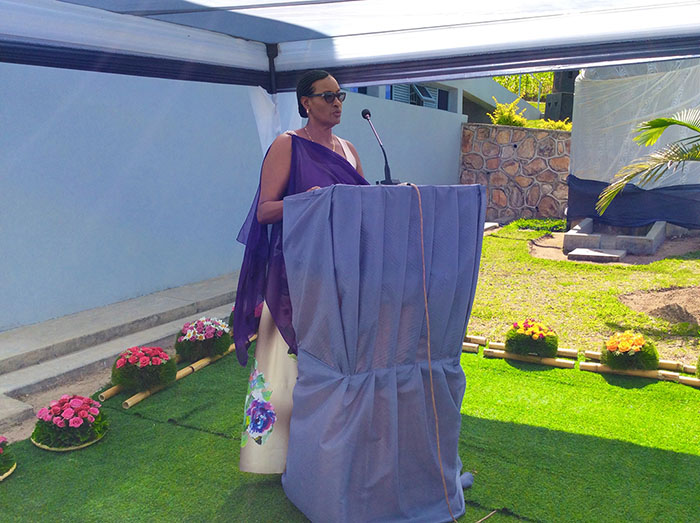 Depite Mukabalisa asezeranya abarokokeye i Mayunzwe gukomeza kubaka ibimenyetso by'amateka