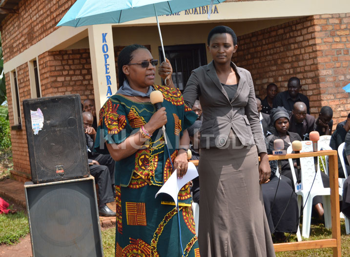 Depite Speciose Mukandutiye asaba abatuye i Save hundura imyumvire y