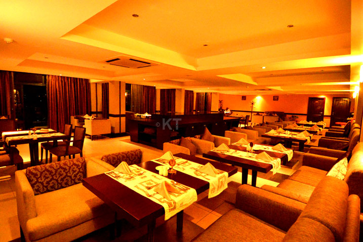 Nubwo abanyamahanga bageze mu Rwanda bataha bashima intambwe rumaze gutera mu myaka 22 ishize, usanga hari abagenda bakemanga itangwa rya serivisi.