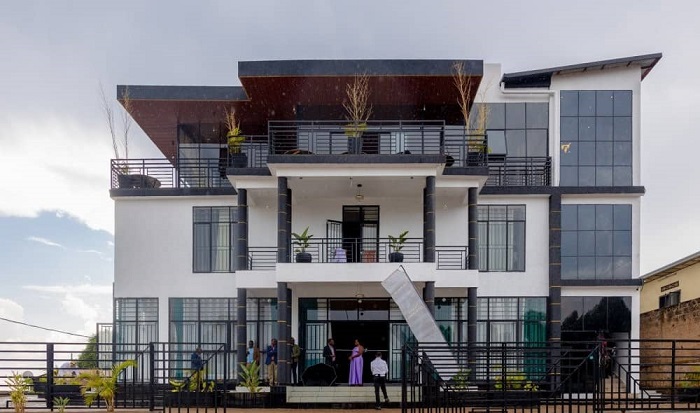 Nta mezi atatu yari ashize Hoteli Nyirandama yujuje itashywe ku mugaragaro