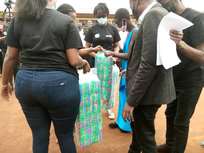 Banatanze ibikoresho by'icyumba cy'umukbwa