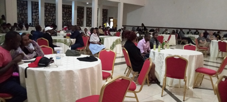 Abanyehuye biganjemo urubyiruko bitabiriye igitaramo