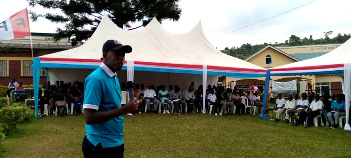 Meya Sebutege yabibukije ko ubukangurambaga bukwiye guhera ku mudugudu kugira ngo babashe kwesa imihigo bahigiye