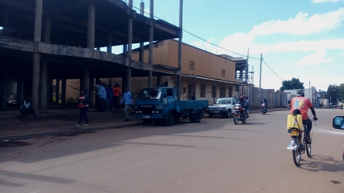 Abafite inzu zituzuye n