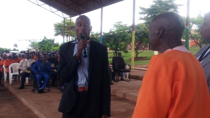 Umusaza Sindambiwe wo mu Murenge wa Ruramba yasabye imbabazi umuturanyi we yiciye umubyeyi, imbabazi arazimuha