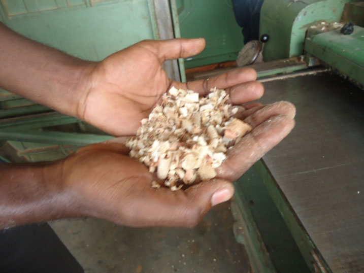 IPRC South iri kwiga uko yabyaza umusaruro ibarizo ivanamo imbaho.