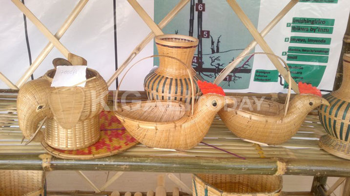 Ibi bikoresho babikoze mu migano.