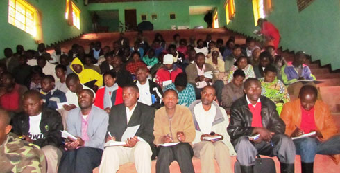 Abagize komite z'ibidukikije mu karere ka Nyabihu basabwe guharanira ko ibidukikije byabungwabungwa kandi bagatanga amakuru kuhakorerwa ibikorwa bibihungabanya.