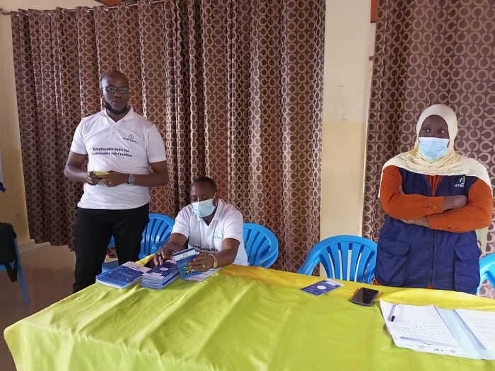 Batanze ibiganiro mu bigo bitandukanye by'amashuri