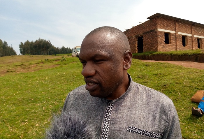 Nshimiyimana Jean Baptiste, visi Meya w'Akarere ka Burera yasabye abaturage kubungabunga isuku y'ibigega bahawe
