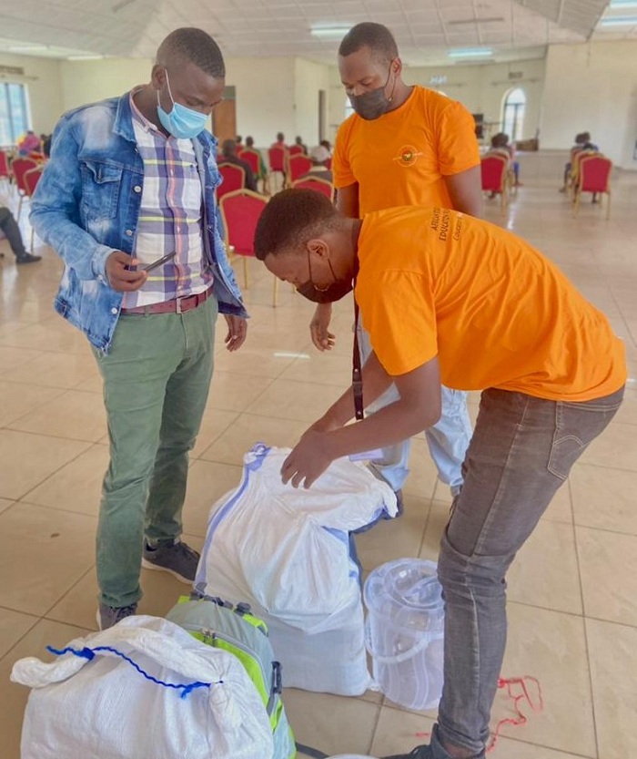 Umuhango wo gushyikiriza abana inkunga yo kwiga