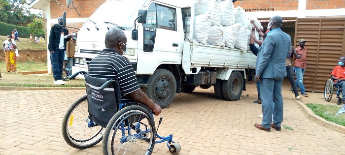 Babahaye na toni eshanu z'ibirayi