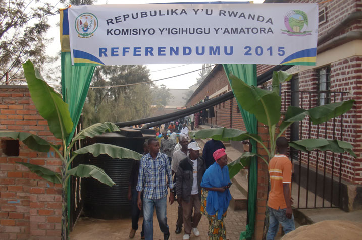 Abanyamahanga bikomye ibyakozwe n'Abanyarwanda muri referendum.