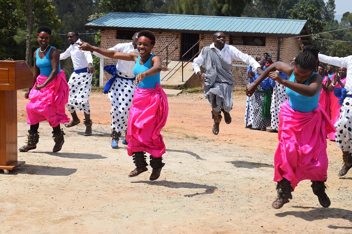 Abitabiriye ibyo birori basusurukijwe n'itorero ryo mu Gahunga k'Abarashi
