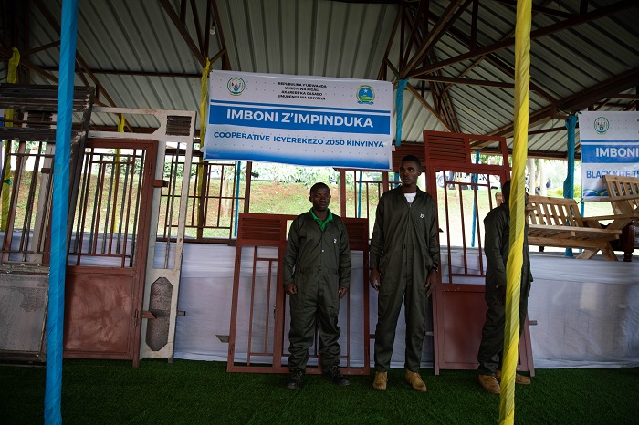 Bavuga ko ababitaga ibisambo ubu basigaye ari abakiriya babagurira amadirishya n'inzugi