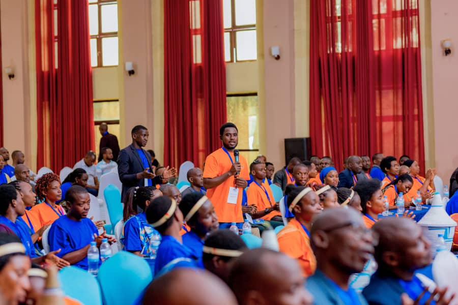 Abitabiriye Kongere isanzwe ya gatatu bahawe umwanya wo kungurana ibitekerezo, kubaza ibibazo no gutanga ibyifuzo