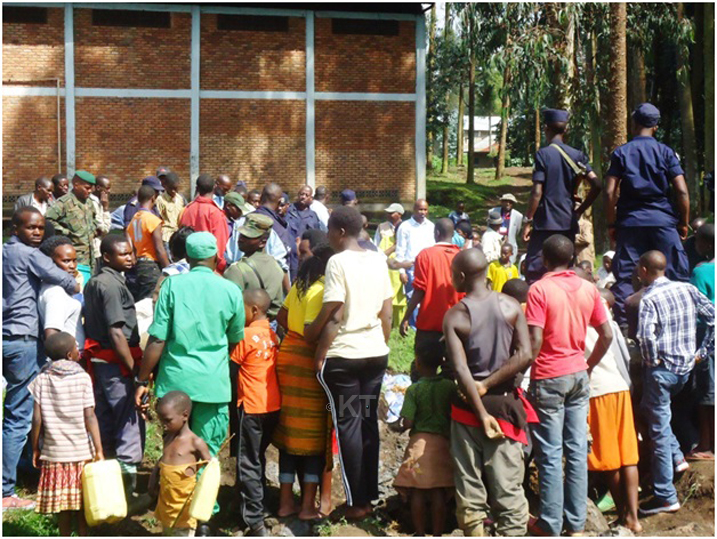 Ibiyobyabwenge byangijwe byari mu bwoko butandukanye bikaba byaragiye bifatwa mu mezi ashize abaturage baje kwihera amaso bari benshi banahabwa n'impanuro 