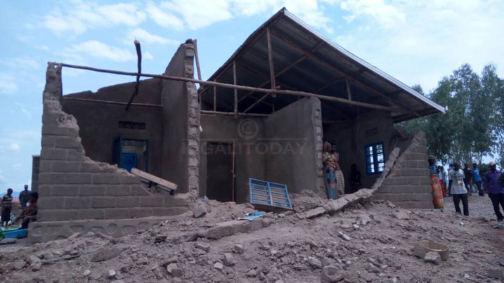 Inzu zigera kuri 296 zasenyutse