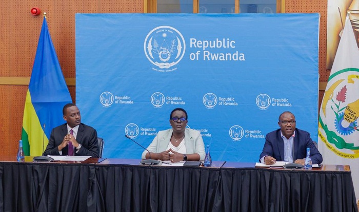 Abayobozi baganira n'itangazamakuru