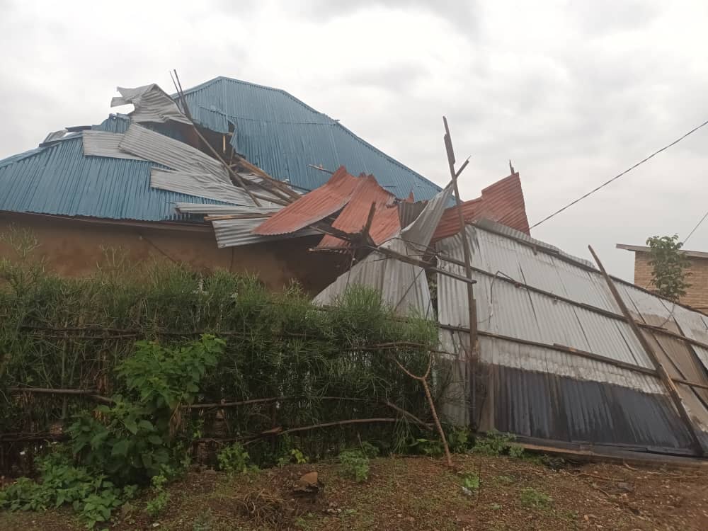 Inzu z'abaturage zangiritse