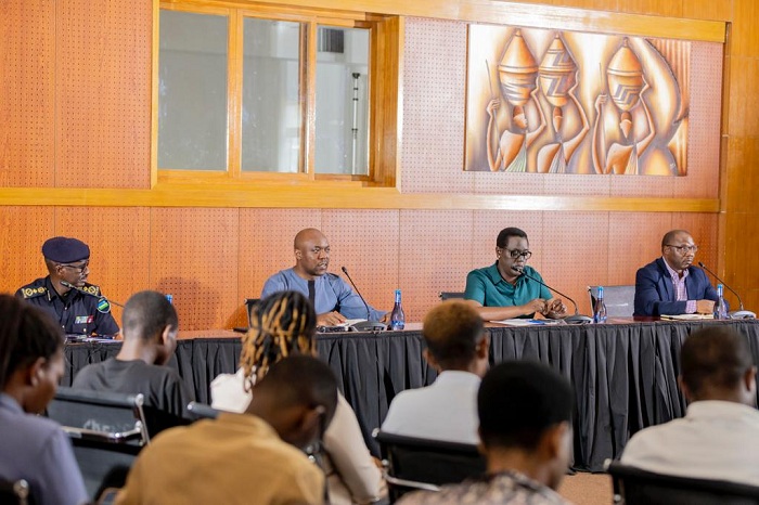 Abayobozi basobanuye ibikenewe ngo hasanwe ibyangijwe n