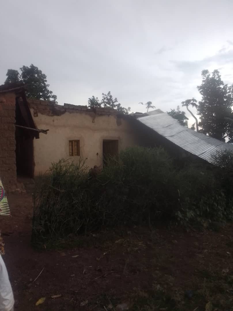 Hari inzu zavuyeho ibisenge