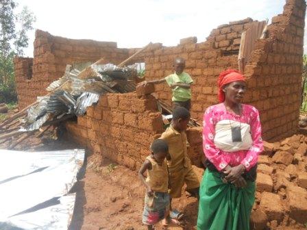 Mu kagari ka Kagina, umugabo witwa Ngaboyaruti Yusufu yagwiriwe n