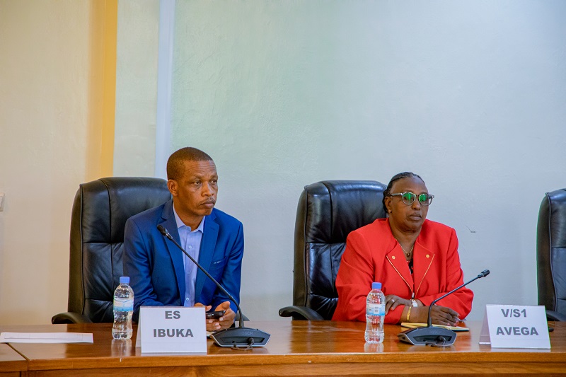 Ahishakiye Naphtal(ibumoso) yagaragaje ibikibangamiye Ubumwe bw