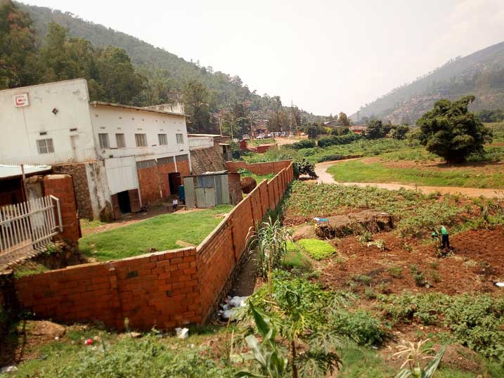 Ibyo bikorwa ngo bigomba gukurwaho hagamijwe kurengera icyo gishanga cya Nyabugogo