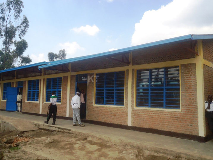 Ni ibyumba byiza birimo na bimwe mu byangombwa bibafasha kwiga neza.