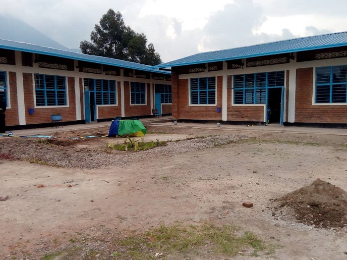 Ibyumba bishya by'amashuri byuzuye