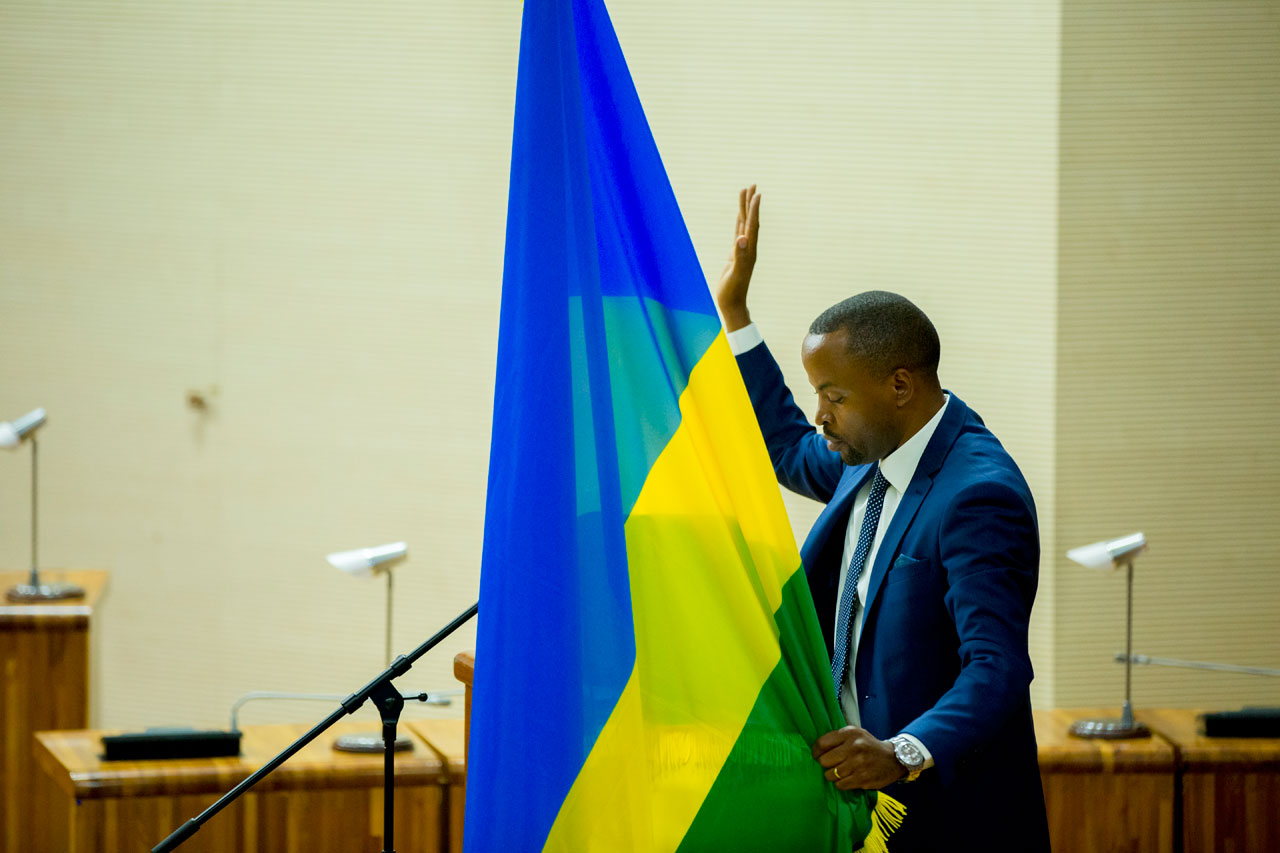 Minisitiri Rurangirwa arahira