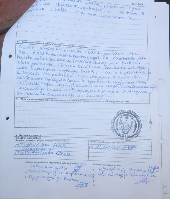 Abunzi bemeje ko umuzungu atigeze agabanyamo kabiri ikibanza cyubatsemo inzu yahawe Nyirahabimana.