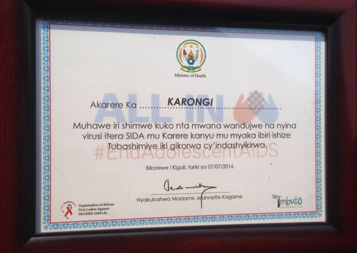 Icyemezo cy'ishimwe cyahawe Akarere ka Karongi.