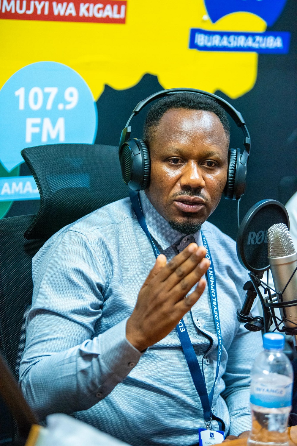 Bifuza ko abafatanyabikorwa mu burezi na Leta bakomeza kwagura ibikorwa remezo byatuma ikoranabuhanga mu burezi rigezwa mu bice by'icyaro