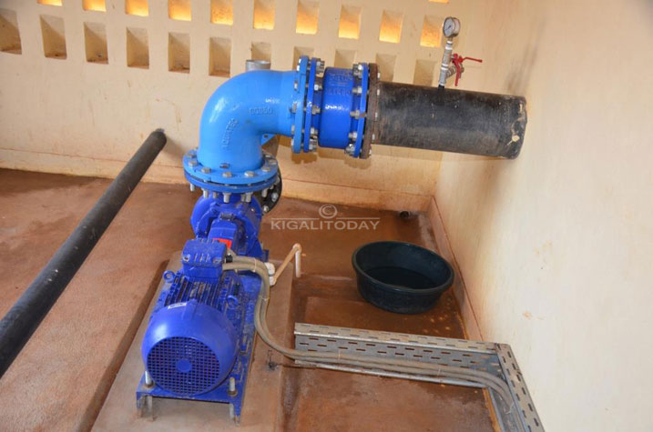 Icyo ni kimwe mu byuma bizamura amazi mu kiyaga cya kivu.