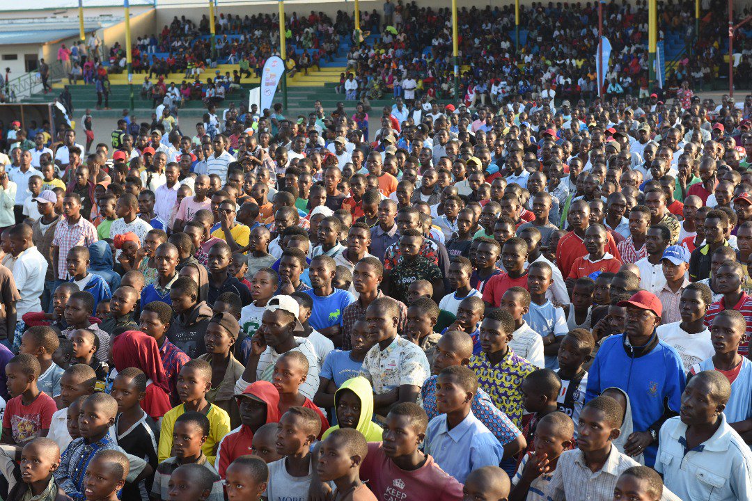 Icyo gikorwa cyitabiriwe n'abantu b'ingeri nyinshi biganjemo urubyiruko