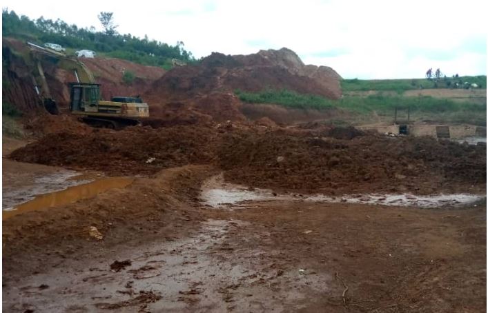 Amazi yari muri iki cyuzi yakuwemo mu rwego rwo gushakisha imibiri