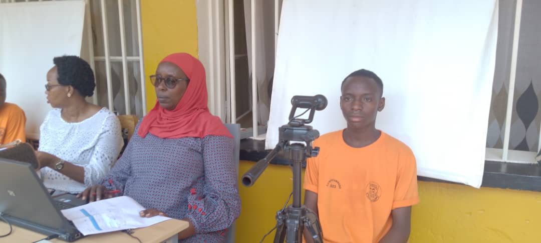 Ibikoresho bifotora ngo biracyari bike