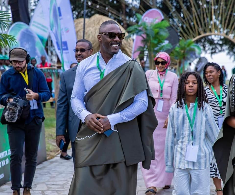 Idris Elba ubwo yari mu Rwanda mu muhango wo kwita izina, NZeli 2023