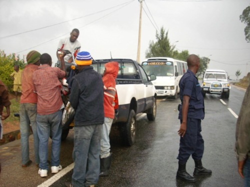 Moto yavanwe mu muhanda yangiritse.