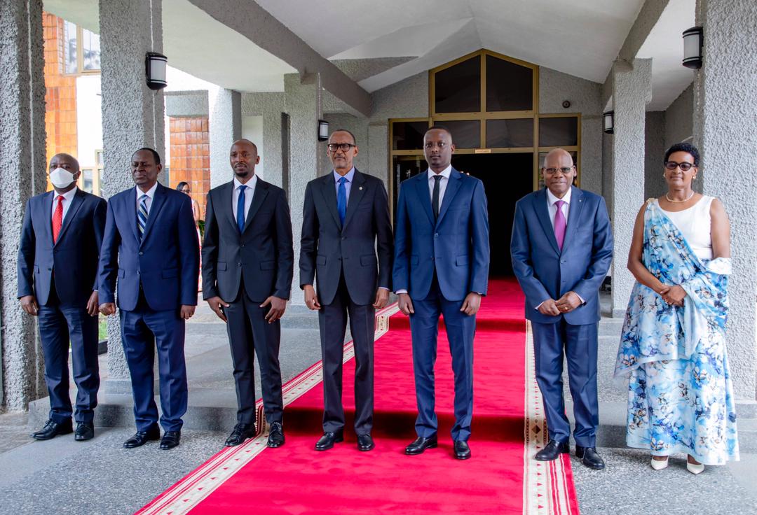 Abarahiye hamwe na bamwe mu bayobozi bakuru b