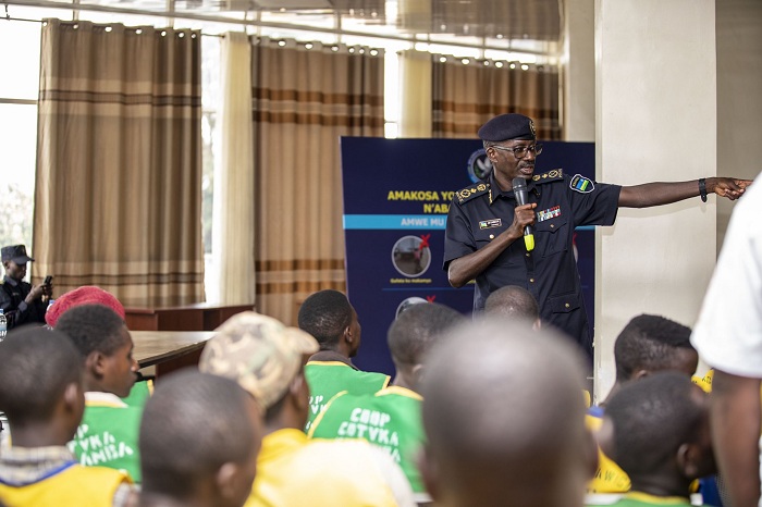 CP John Bosco Kabera yavuze ko hari abafatirwa mu gutwara ibiyobyabwenge no mu bujura