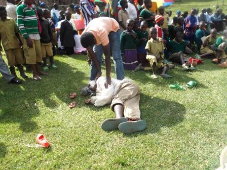 Abarwara igicuri bagirwa inama yo kwisuzumisha no kwivuza hakiri kare kuko ari indwara ikira iyo yavuwe neza kandi hakiri kare