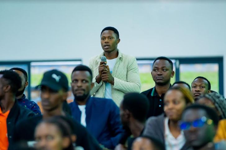 Abitabiriye bahawe umwanya wo kubaza